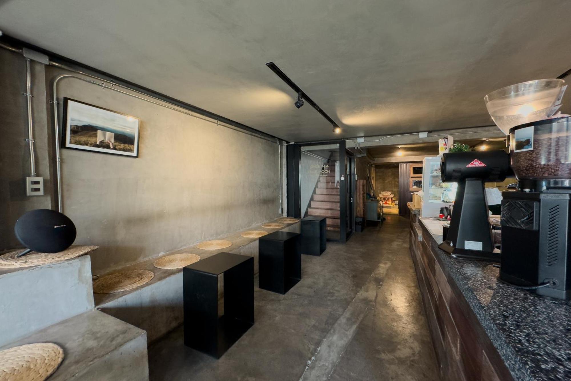 Once In A Blue Moon Cafe And Hostel Chiang Mai Exterior foto